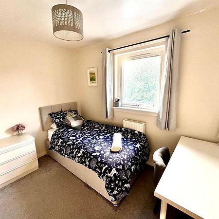 Three Bedroom House Эдинбург Экстерьер фото