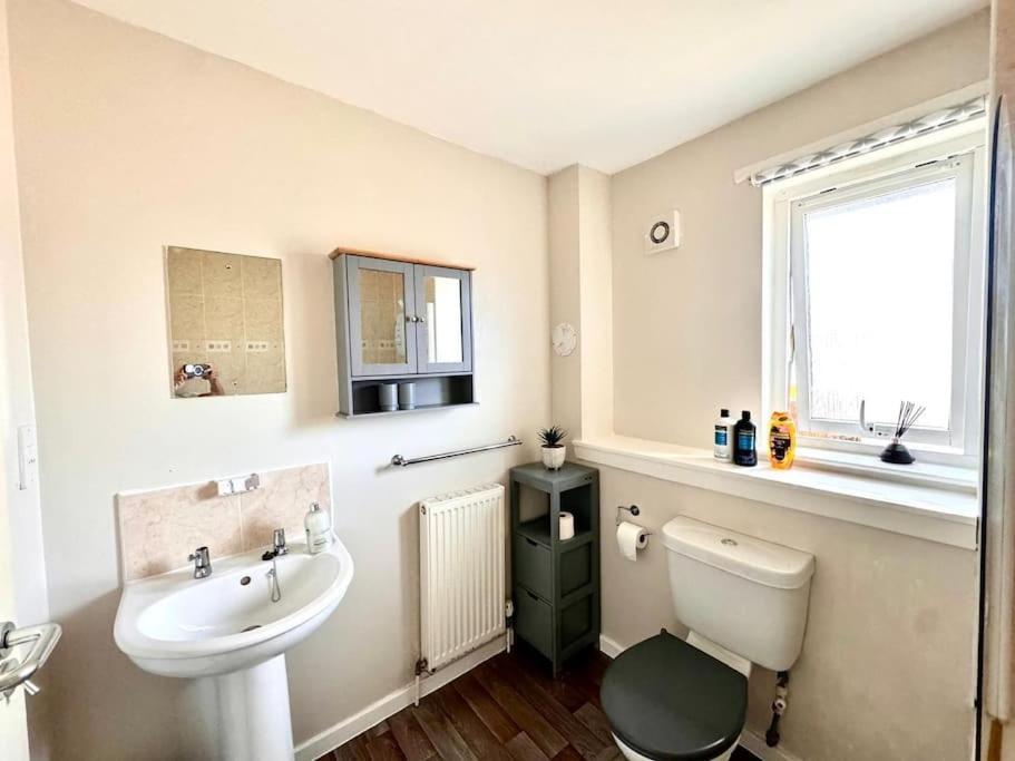 Three Bedroom House Эдинбург Экстерьер фото
